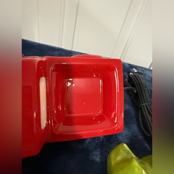 Scentsy Special Delivery Red Truck Warmer - Picture 3 of 4